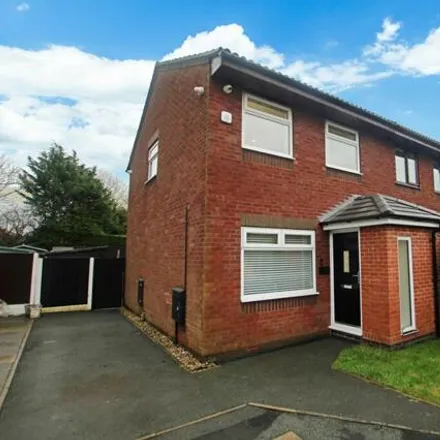 Buy this 2 bed duplex on Redstock Close in Westhoughton, BL5 3UX