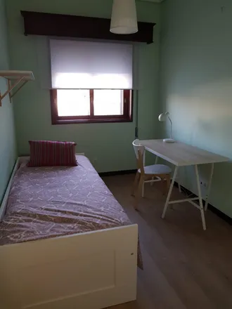 Rent this 5 bed room on Albergue de Peregrinos do Porto in Rua do Barão de Forrester 954, 4050-272 Porto