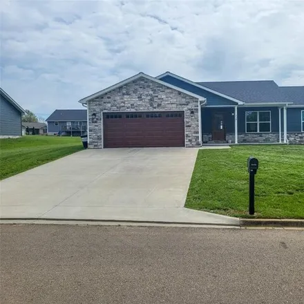 Buy this 3 bed house on 752 Timberline Drive in Farmington, MO 63640