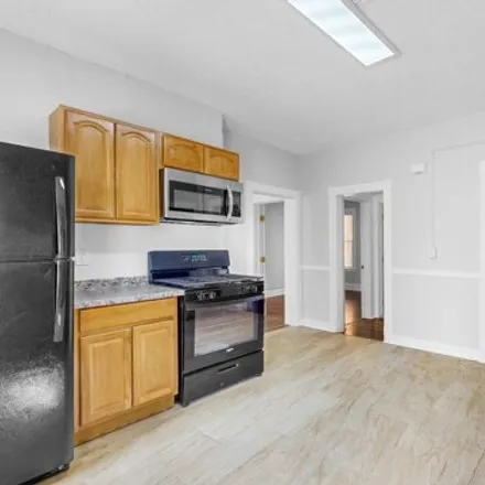 Image 2 - 120 Adams Street, Hartford, CT 06112, USA - Apartment for rent