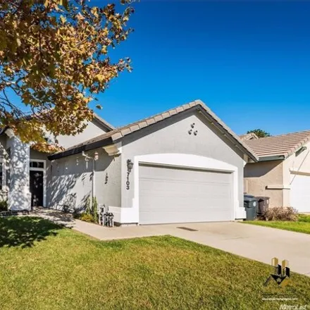 Rent this 3 bed house on 7101 Aspen View Court in Citrus Heights, CA 95621