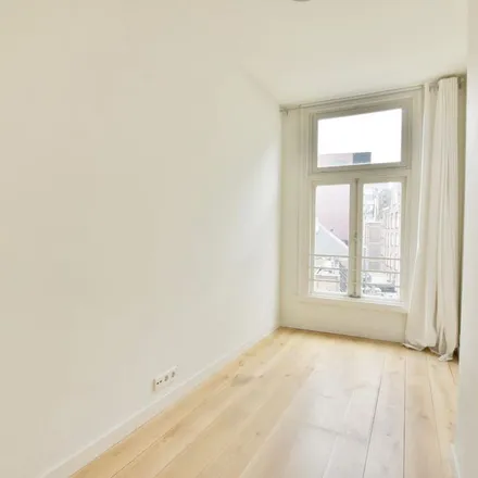 Rent this 3 bed apartment on Leidsegracht 113-1 in 1017 ND Amsterdam, Netherlands