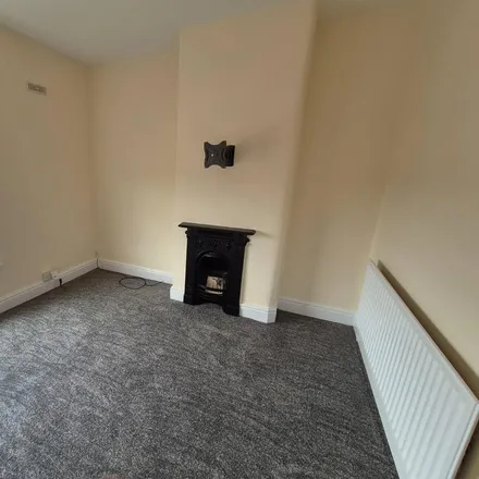 Rent this 2 bed house on Rise Carr College in Eldon Street, Darlington