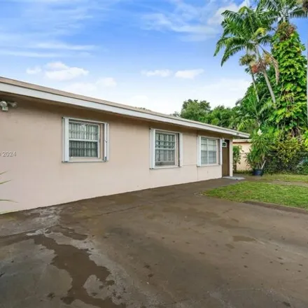 Image 2 - 2980 NW 8th Pl, Fort Lauderdale, Florida, 33311 - House for sale