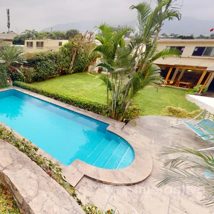 Buy this studio house on Jirón Los Crisantemos in La Molina, Lima Metropolitan Area 10051