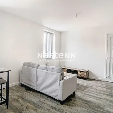 Rent this 2 bed apartment on Tennis Club La Pape in Chemin du Bac à Traille, 69140 Rillieux-la-Pape