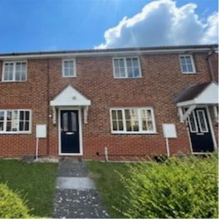Rent this 3 bed townhouse on Martens Meadow in Braintree, CM7 3LE