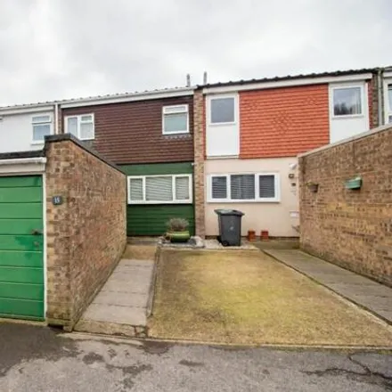 Buy this 3 bed townhouse on Chaffinch Green in Havant, PO8 9UG