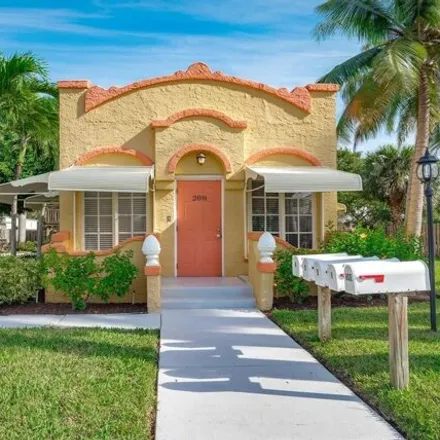 Buy this 6 bed house on 704 1st Avenue South in Lake Worth Beach, FL 33460
