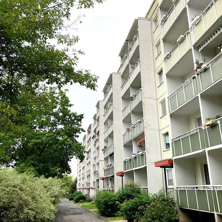 Rent this 3 bed apartment on Neuplanitzer Straße 61 in 08062 Zwickau, Germany