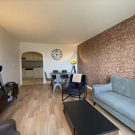 Rent this 5 bed apartment on 8 Place Francis Meilland in 49007 Angers, France