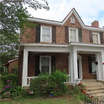 Buy this 5 bed house on 404 Sanford Street in Welsh Heights, Monroe