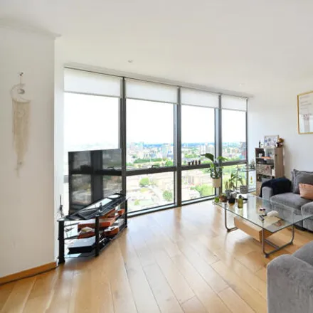 Image 2 - 1 West India Quay, 26 Hertsmere Road, Canary Wharf, London, E14 4AW, United Kingdom - Apartment for sale