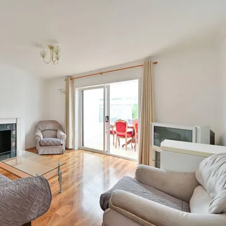 Rent this 4 bed duplex on 37 Haynt Walk in London, SW20 9NY