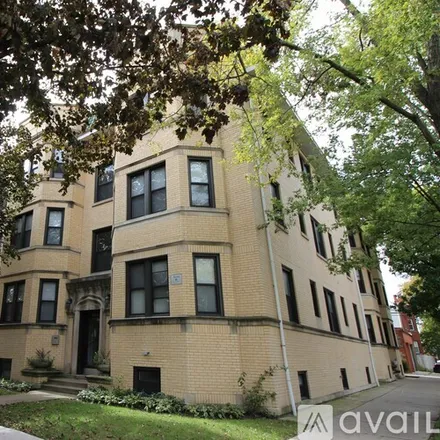 Image 1 - 3941 W Belle Plaine Ave, Unit 3 - Apartment for rent