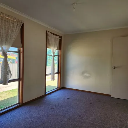 Rent this 3 bed apartment on Freeman Court in Swan Hill VIC 3585, Australia