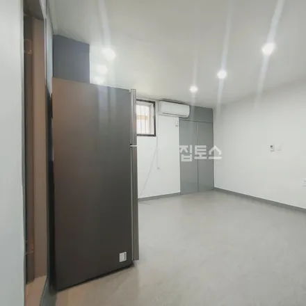 Image 2 - 서울특별시 강남구 논현동 137-7 - Apartment for rent