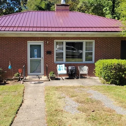 Buy this 2 bed house on 700 Zee Street in Martinsville, VA 24112