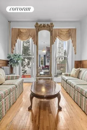 Image 2 - 445 Waverly Avenue, New York, NY 11238, USA - Townhouse for sale