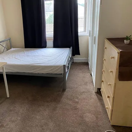 Rent this 1 bed room on Thurlby Road in London, HA0 4RT