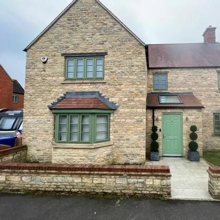 Buy this 5 bed house on Orion Drive in Brackley, NN13 6QP