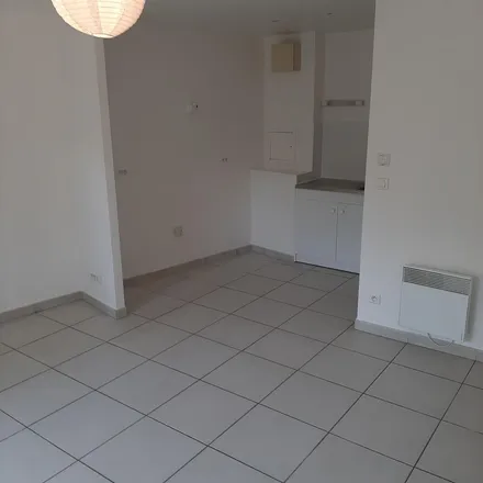 Rent this 2 bed apartment on 37 Avenue Denfert Rochereau in 94210 Saint-Maur-des-Fossés, France