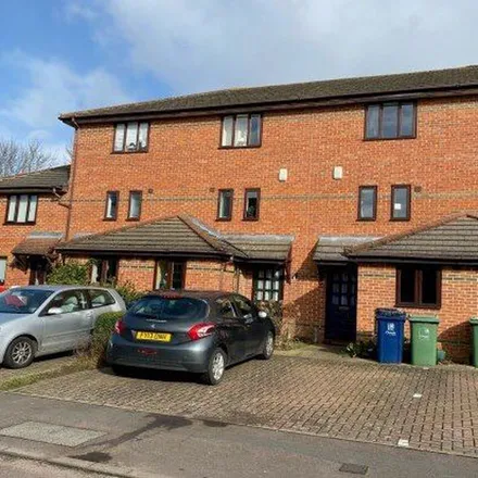 Rent this 3 bed apartment on 3 Kirby Place in Oxford, OX4 2RX