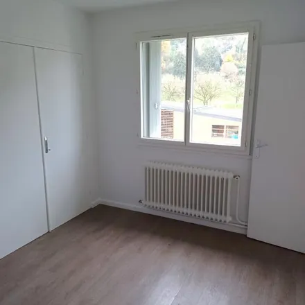 Rent this 4 bed apartment on 357 a Rue du Vercors in 38210 Saint-Quentin-sur-Isère, France