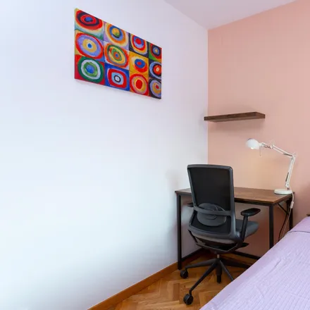 Image 3 - Carrer de Roca i Batlle, 32, 08023 Barcelona, Spain - Apartment for rent