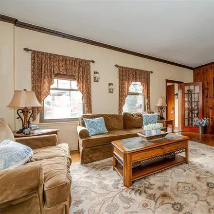 Image 4 - 1834 Tenbroeck Avenue, New York, NY 10461, USA - House for sale