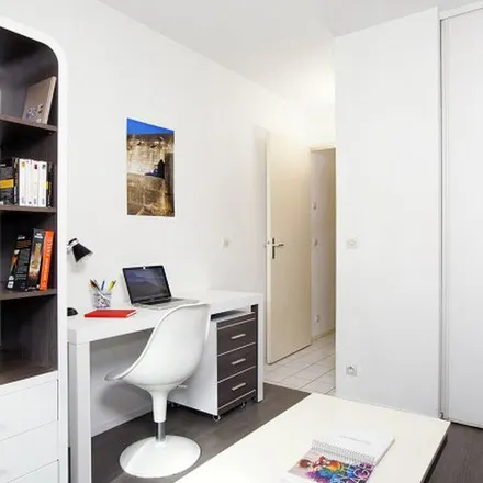 Rent this 1 bed apartment on 11 Allée des Tilleuls in 92400 Courbevoie, France