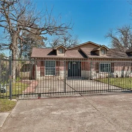 Buy this 5 bed house on 3972 Lavender Street in Houston, TX 77026