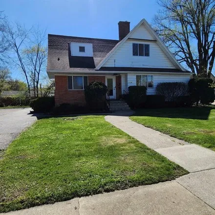 Buy this 5 bed house on 110 South Charles Street in Saginaw, MI 48602