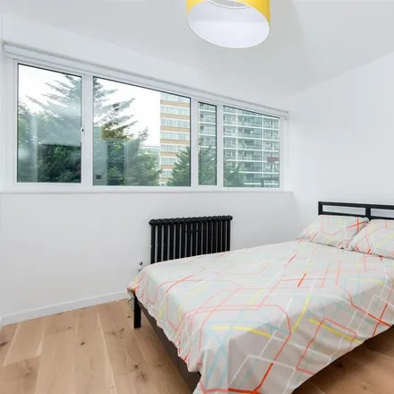 Image 7 - Wilkins House, Churchill Gardens Road, London, SW1V 3BY, United Kingdom - Apartment for rent