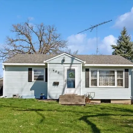 Buy this 2 bed house on 404 Lincoln Street in Pella, IA 50219