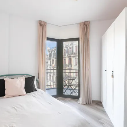 Rent this 3 bed apartment on Carrer de Casanova in 222, 08001 Barcelona