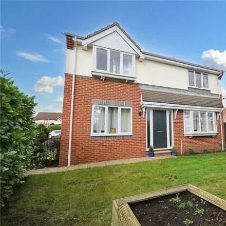 Rent this 3 bed house on Hillthorpe Court in Thorpe-on-the-Hill, LS10 4TG