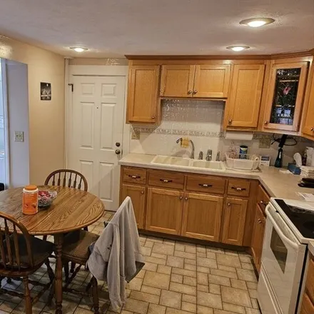 Image 5 - 2 Beach Street, Milford, MA 01757, USA - Apartment for rent