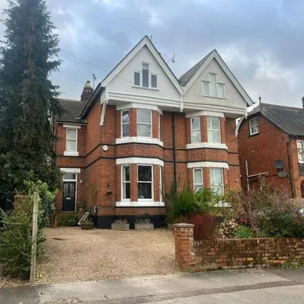 Buy this 5 bed duplex on 5 College Avenue in Maidenhead, SL6 6AY