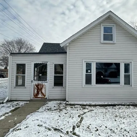 Buy this 2 bed house on 181 West School Street in Anderson, IN 46012