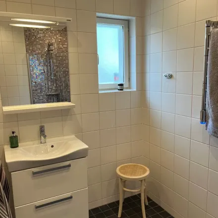 Rent this 5 bed apartment on Ligustervägen 46 in 138 34 Älta, Sweden
