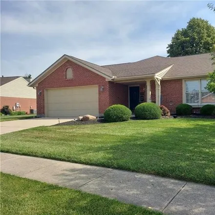 Buy this 2 bed house on 1100 Nettle Creek Court in Miamisburg, OH 45342