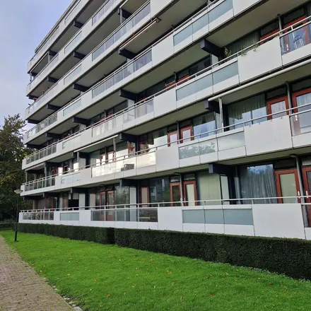 Rent this 1 bed apartment on Verzorgingshuis Hoppesteyn in Boezemdwarsstraat, 3034 ET Rotterdam