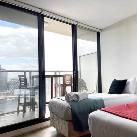 Rent this 2 bed townhouse on Docklands VIC 3008