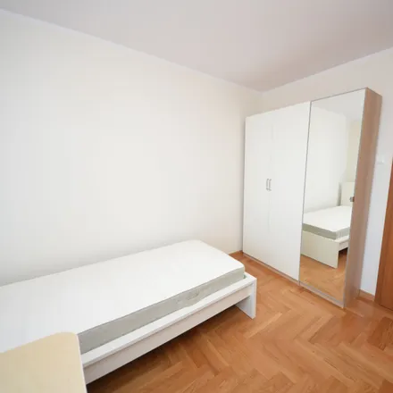 Rent this 1 bed room on Bitwy Warszawskiej 1920 roku 18 in 02-366 Warsaw, Poland