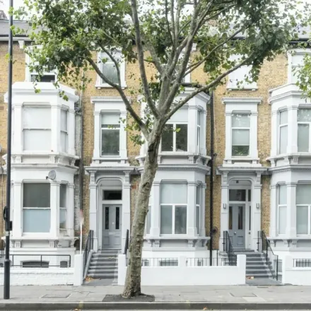 Image 6 - 126 Shepherds Bush Road, London, W6 7PD, United Kingdom - Apartment for rent