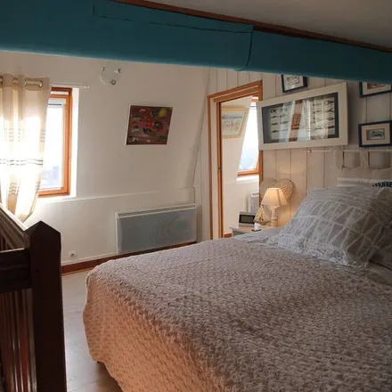 Rent this 2 bed apartment on 14990 Bernières-sur-Mer