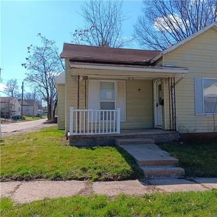 Buy this 2 bed house on 695 North Green Street in Kirksville, MO 63501
