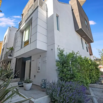 Image 3 - Alvarado & Montana, North Alvarado Street, Los Angeles, CA 90026, USA - House for rent