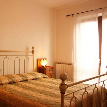 Rent this 3 bed house on Arezzo